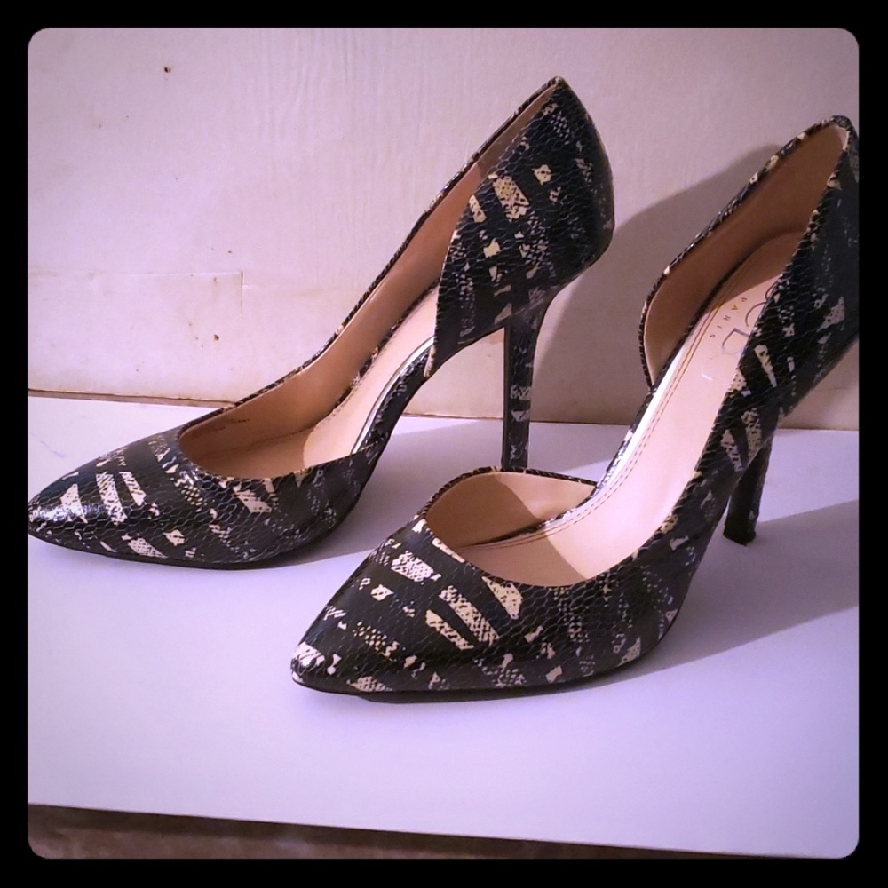 BCBC Paris Pumps